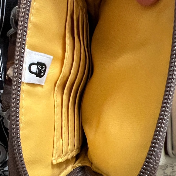 Baggallini Chocolate Crossbody Pouch - Picture 4 of 5